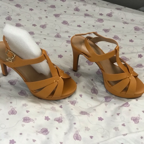 Mustard high heels - Picture 2 of 2